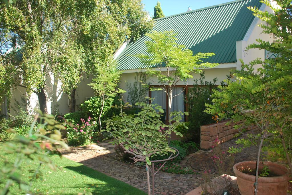 Sunninghill Guest Lodges Johannesburg Room photo